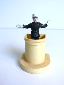 MINIALUXE    AGENT CIRCULATION   POLICE  Ht 7 cm BON ÉTAT  (DÉCOR DINKY-NOREV) - Picture 1 of 4