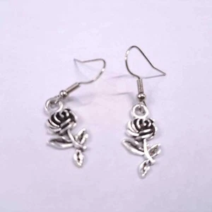 Silver Tone Roses Flowers Pierced Earrings Ear Rings Nature Floral Dangle Drop - Picture 1 of 1
