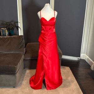 Women’s Red Satin Full Length Prom Party Dress CrissCross Straps Leg Size 2 - Picture 1 of 14