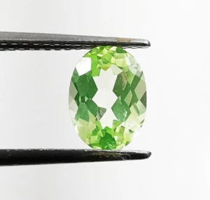 Pietre preziose tormalina non trattate verde giallastro menta naturale certificate 1,40 ct - Foto 1 di 5