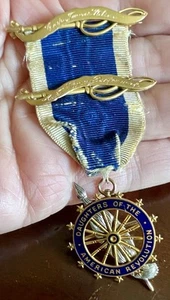 ANTIQUE DAR DAUGHTERS OF THE AMERICAN REVOLUTION RIBBON BADGE PIN - Picture 1 of 7