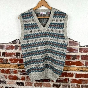 Vintage Astor One Sweater Size Medium Tan Blue Fair Isle Wool Blend V Neck Vest  - Picture 1 of 4