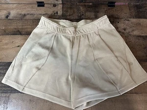 Lululemon Women’s Embossed Panel High Rise Short 4" S SMALL Beige loose - Picture 1 of 5
