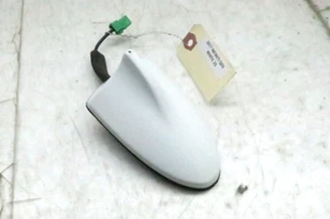 Antena de aleta de tiburón Infiniti Q50 2014-2022 OEM - Imagen 1 de 6