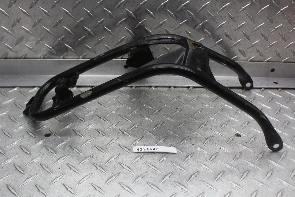 Soporte guardabarros trasero de refuerzo Suzuki DR350SE 1998 63120-14D11 Foto 1 de 4