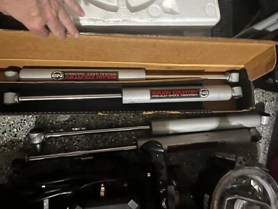 Muelles y amortiguadores de elevación Jeep Gladiator de 6 pulgadas Foto 1 de 2