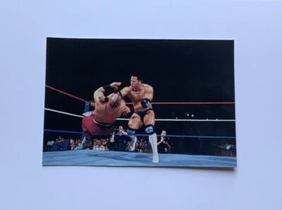 1999 WWF WRESTLEMANIA LIVE! PHOTO CARD (4X6) #23 THE ROCK VS THE SULTAN - Image 1 of 2