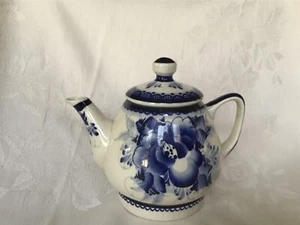 Caenaho Poccnn Russian blue & white teapot - Picture 1 of 6