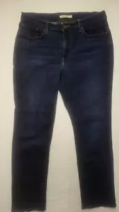 Levi Classic Straight Leg Women's Jeans Blue Sz 14 EUC - Picture 1 of 9