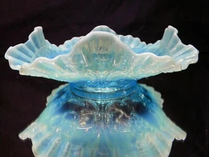 Vintage LG WRIGHT Art Glass GRAPE AND CHERRY Blue Opalescent RUFFLED BOWL - Picture 1 of 12