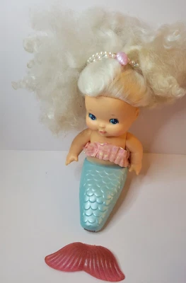 Muñeca Sweet Sea Mermaid 1985 vintage de Tomy aleta rota Foto 1 de 2