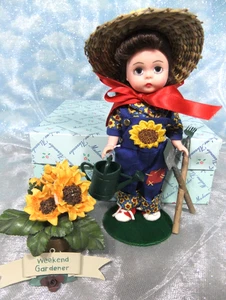 Madame Alexander 8" WENDY THE GARDENER-31400 Near Mint-Restrung W/Box, stand + - Picture 1 of 13