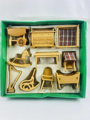 Lote de (10) Piezas Casa de Muñecas Guardería Bebés Habitación Muebles Madera 1:12 Foto 1 de 4