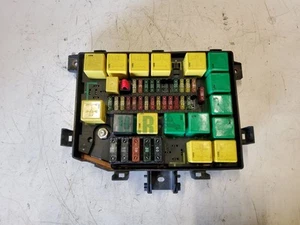 Range Rover P38 Engine Bay Fuse Box AMR6477 - Picture 1 of 4