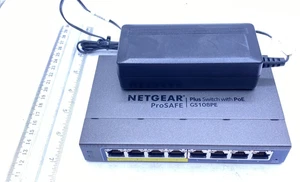 Netgear Prosafe Plus 8-portowy przełącznik gigabitowy W 4 porty PoE GS108PEv3 W zasilacz sieciowy - Zdjęcie 1 z 4