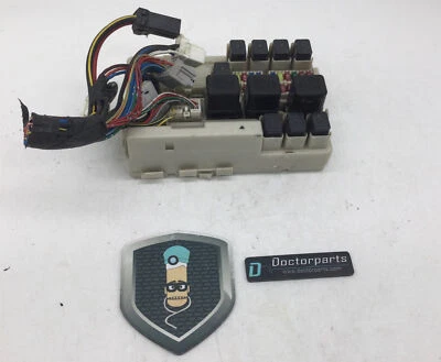 Nissan Murano 2007-2011, Versa, Sentra, Máxima caja de fusibles control de carrocería en V usado OEM Foto 1 de 4