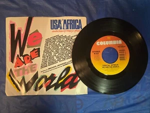 USA FOR AFRICA - WE ARE THE WORLD - 7" VINYL SINGLE MICHAEL JACKSON, BOB DYLAN - Picture 1 of 3