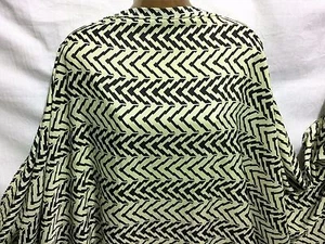*NEW*Smooth Soft Touch Polyester Chevrons Print Dress/Craft Fabric*FREE P&P* - Picture 1 of 8
