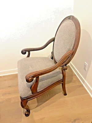 French Louis XV Chair ABSOLUTELY GORGEOUS PRISTINE! - Image 1 of 4