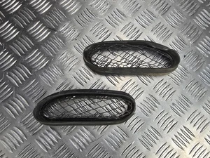 Kawasaki ZX9R Air Intake Duct Grills Left and Right 140371185 - Picture 1 of 11