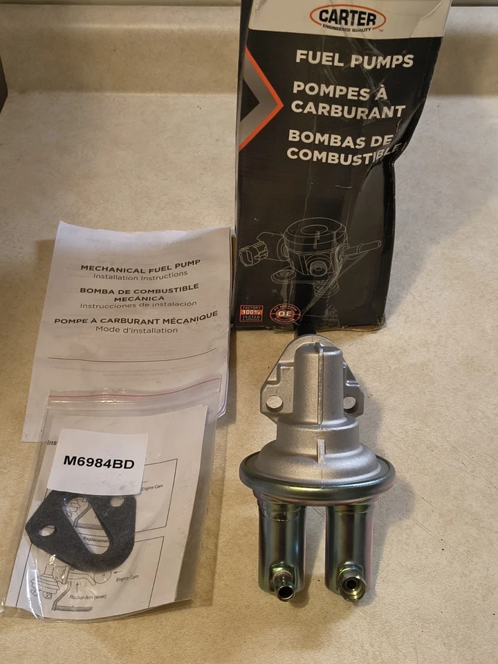 Bomba de combustible mecánica Carter M6984 para modelos seleccionados de Ford Mercury 65-76 Foto 1 de 4
