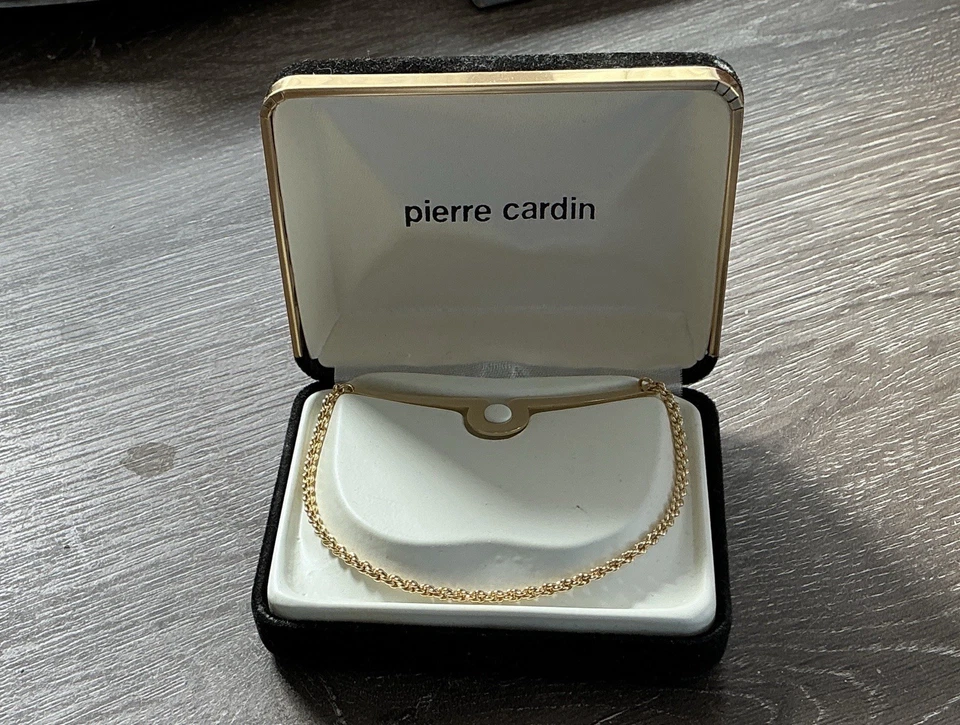 Винтажный новый в коробке Pierre Cardin квадратная коробка ссылка кнопка стиль галстук бар - золотой тон - Изображение 1 из 1