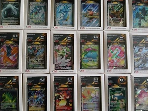 UNE CARTE GRADEE FRANCAISE ALEATOIRE - V, VMAX, VSTAR, Full-ART, ALTERNATIE... - Bild 1 von 4