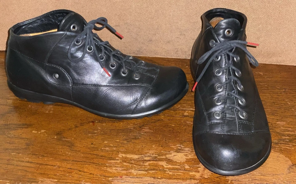 Think! Wechsel Fussbett Size EU 41/US 10 Women Black Leather Laceup Bootie 83645 Foto 1 de 4