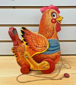 Vintage Fisher Price Kathy Kackler "The Red Hen" Wooden Pull Toy - Bild 1 von 6