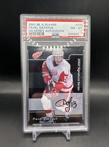 2001 Be A Player Signature Series Auto #233 Pavel Datsyuk RC PSA 8