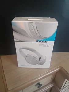 Bose QuietComfort Wireless Over-Ear Headphones - White Smoke - Picture 1 of 4