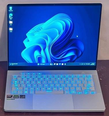 *LEIA* ASUS ROG Zephyrus G14 3K 120Hz OLED (Ryzen 9 8945HS, 16GB/1TB, RTX 4060) - Imagem 1 de 4