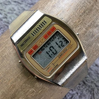 Reloj digital de cuarzo vintage Nelsonic para mujer multifunción tono plata 34 mm 7 3/4" Foto 1 de 4