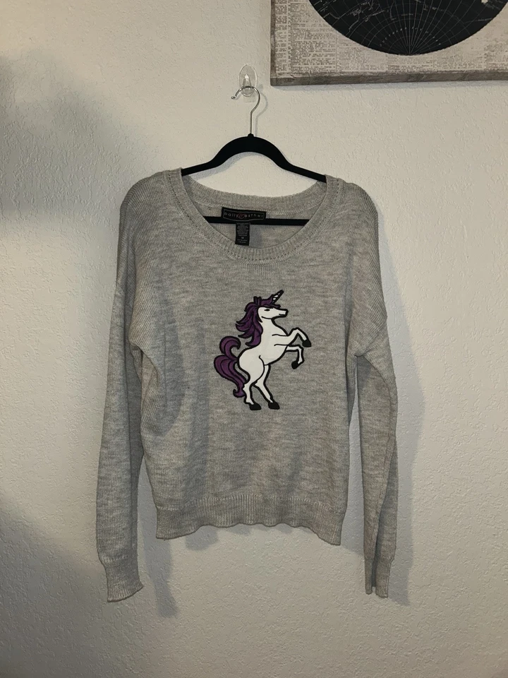 Suéter vintage Polly & Esther cinza unicórnio 🦄. Único.  🌞 Tamanho médio - Imagem 1 de 2