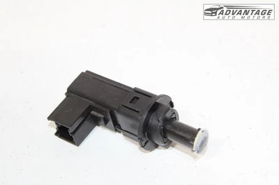 2020-2024 CHRYSLER VOYAGER BRAKE PEDAL STOP LIGHT LAMP SENSOR SWITCH OEM - Image 1 of 4