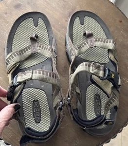 Sandalias de exterior con hebilla y tiras multicolores para hombre Keen 11,5/45 - Imagen 1 de 7