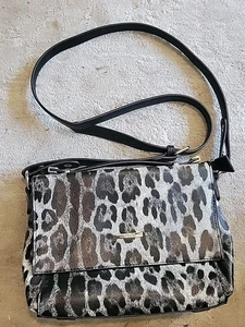 Simply Noelle Tiermotiv Handtasche mittelgroß Druckknopfverschluss schwarz grau gebraucht, in einwandfreiem Zustand - Bild 1 von 13