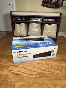 NEW Funai ZV427FX4 DVD Recorder/VCR Dubbing Combo OPEN BOX - Picture 1 of 9