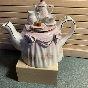 Vintage Porcelain Teapot With Victorian Rose Pattern - Picture 1 of 7