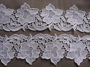 9 1/2 YDS SCALLOPED PURE WHITE BRIDAL FLORAL RAYON VENISE LACE EDGE - Picture 1 of 1