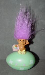 Muñeca Troll 2x3 Russ Huevo de Pascua Pelo Púrpura Raro - Imagen 1 de 1