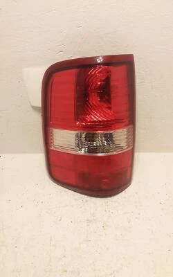 Used Left Tail Light Assembly fits: 2005 Ford F150 PICKUP New Style Styleside Le Foto 1 de 4