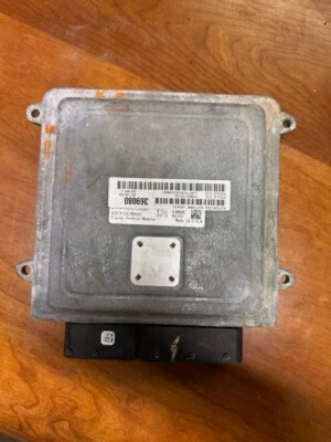 Unidad de módulo de control del motor Jeep Compass Patriot 2007-2010 ECU P68031781AD Foto 1 de 4