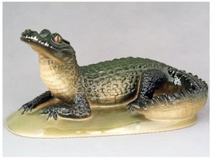 Lomonosov Porcelain Figurine Crocodile 8 inches long - Picture 1 of 1
