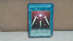 YU'GI-OH! 1996 1ª EDICIÓN ESPADAS DE LUZ REVELADORA TARJETA HECHIZO SDI-EN014 - Imagen 1 de 3