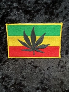 Rasta Marihuana Blatt VINTAGE MÜTZE WESTE AUFNÄHER ABZEICHEN HIPSTER BIKER NEUHEIT #36 - Bild 1 von 4