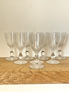8 verres anciens en cristal décor frise grecque givré dans le gout de Baccarat - Picture 1 of 5
