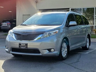 2014 Toyota Sienna XLE 8-пассажирский DVD / каждый вариант / Immaculate! - Изображение 1 из 4
