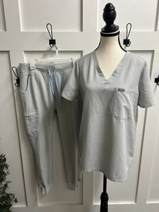 FIGS Women’s Technical Collection Scrub Set Gray Top M Jogger Pants L - Picture 1 of 9