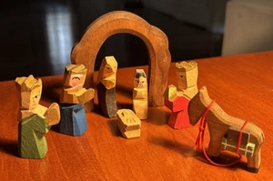 Belén de madera vintage años 80 mini Lillian Vernon arte popular artesanal 8 piezas - Imagen 1 de 5